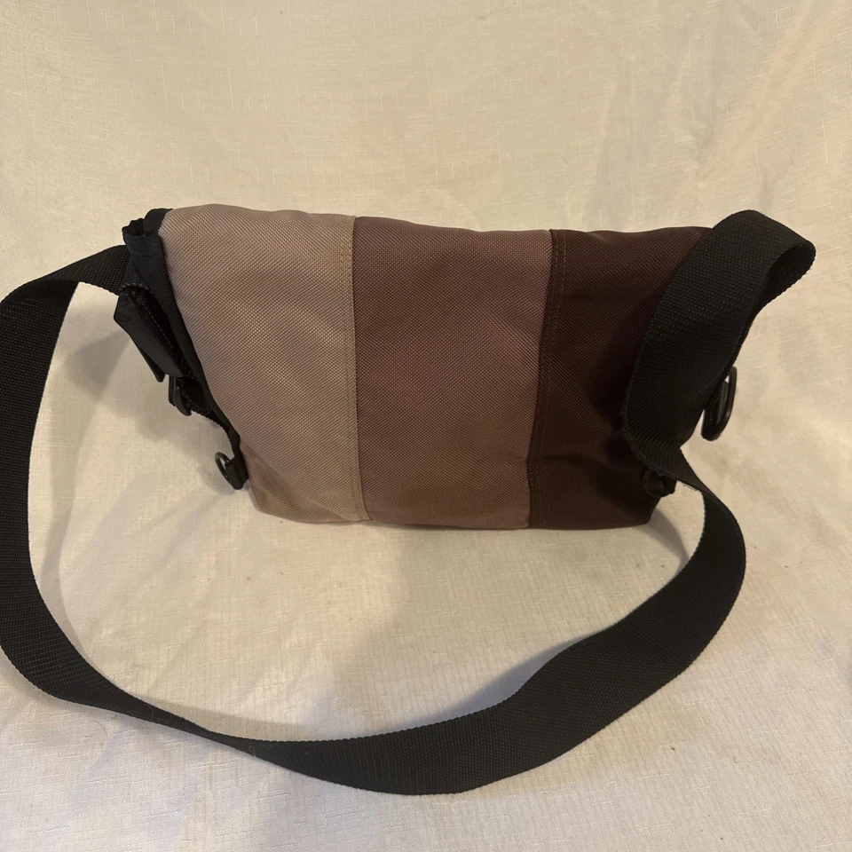 Bolso de Mano Timbuk2 Estilo Mensajero Bandolera Correa para el Hombro Nylon 3 Tonos Púrpura Foto 4 de 4