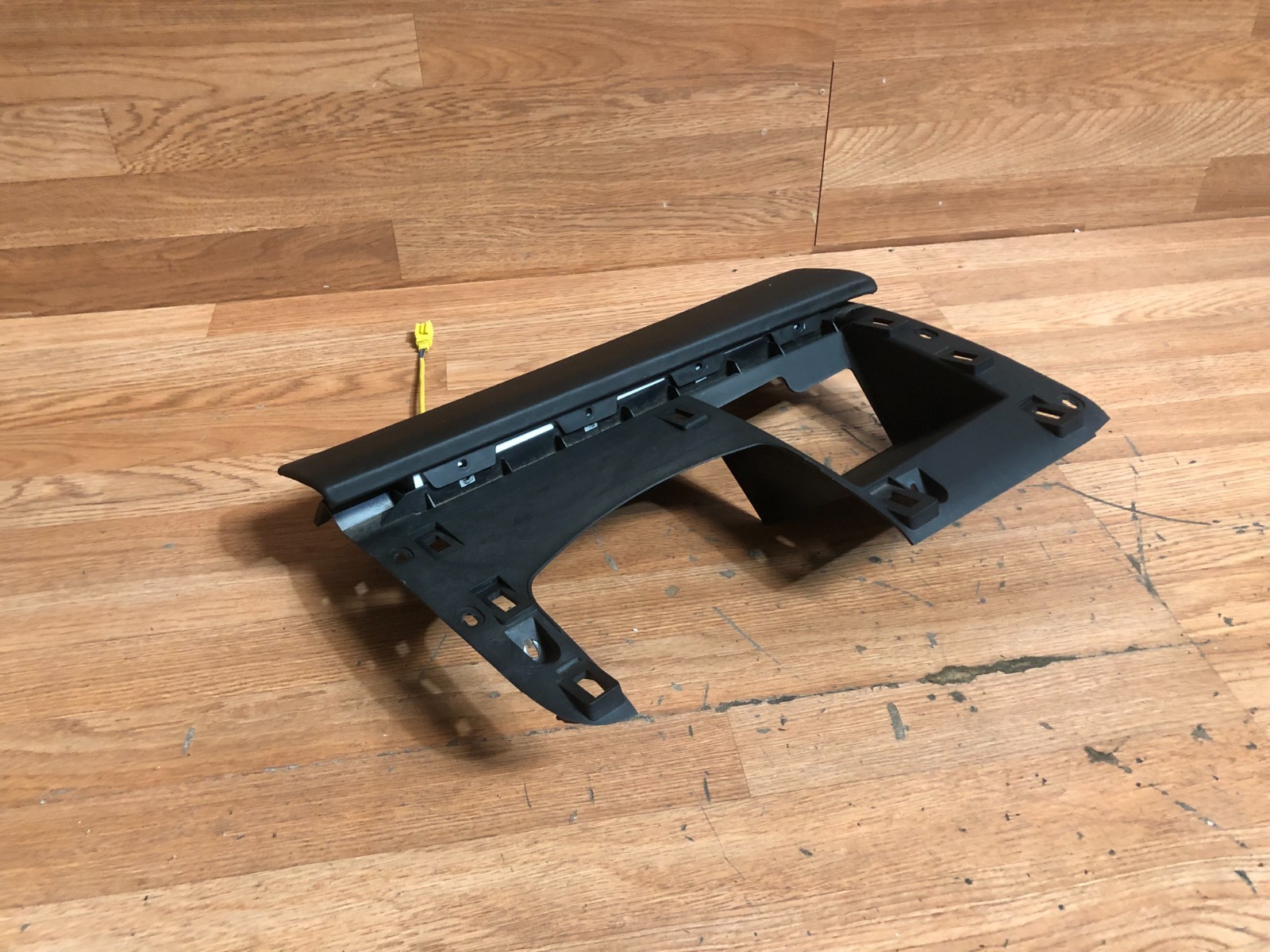 BENTLEY CONTINENTAL FLYING SPUR OEM FRONT DRIVER SIDE DASH KNEE PANEL 05-13
