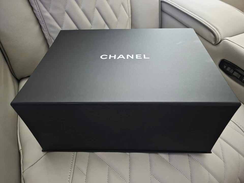 Chanel Auténtico Negro Magnético Caja Vacía 15X11X9.5 Incluye Bolsa Foto 2 de 4
