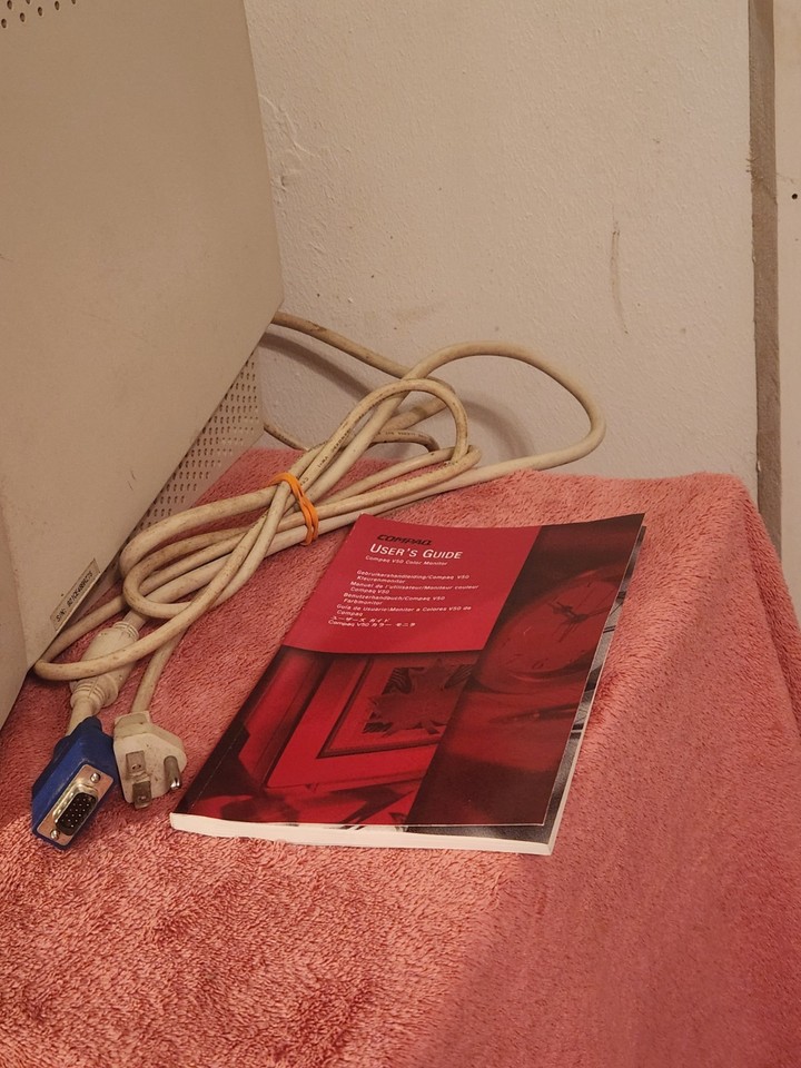 Compaq MV520 Color CRT VGA 15