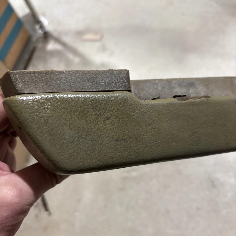 Impala GTO 442 1968-1972 Skylark Chevelle Lemans reposabrazos núcleo lateral del pasajero Foto 2 de 4