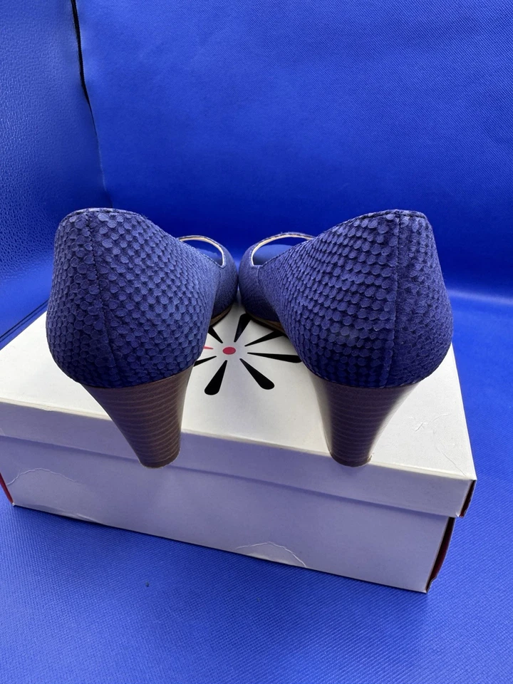Isaac Mizrahi Live Azul Oscuro Cuero Cuña Apilado Tacón Peep Toe Zapatos Talla 9W Foto 3 de 4
