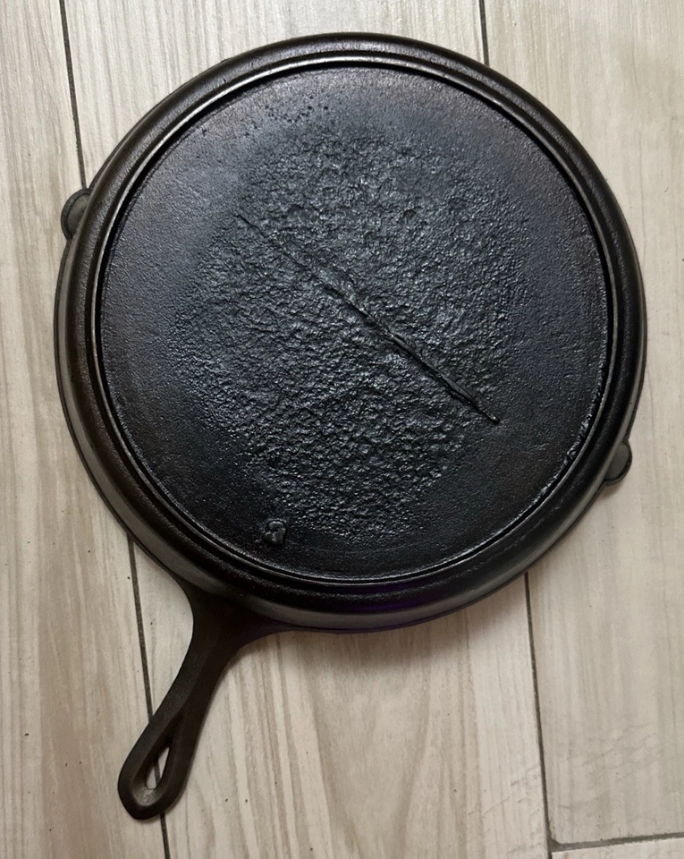 Rare Antique 1890s Fancy Handle Cast Iron Skillet No 9 With Gate Mark Restored - Image 4 of 4