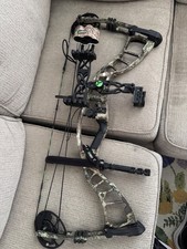 Hoyt Powermax Compound Bow, Camo, quiver, release, arrows, stabilizer, sight.