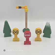 VTG Thomas  Friends Wooden Railway Train "Signs, Signal  Trees Lot" 2001 
