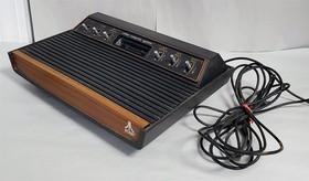 D-460 VINTAGE ATARI 2600 VIDEO COMPUTER SYSTEM BUNDLE-CONTROLLERS, JOYSTICKS, +!