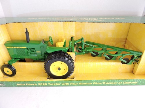 2001 VTG John Deere 3020 Tractor with 4 Bottom Plow 1/16th Scale NEW IN ORIG BOX - Picture 3 of 17