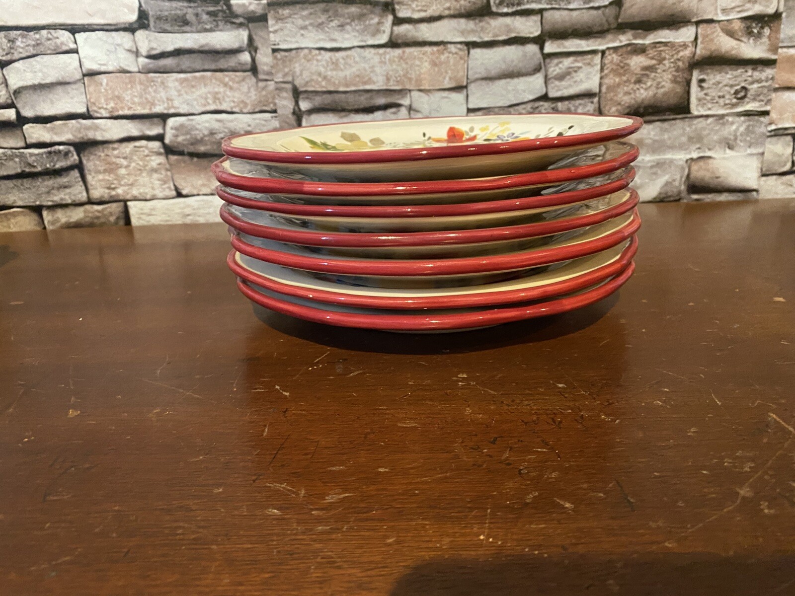 Pioneer Woman Set of 7 Luncheon Plates Red Floral Great Condition 8 1/2 Inches