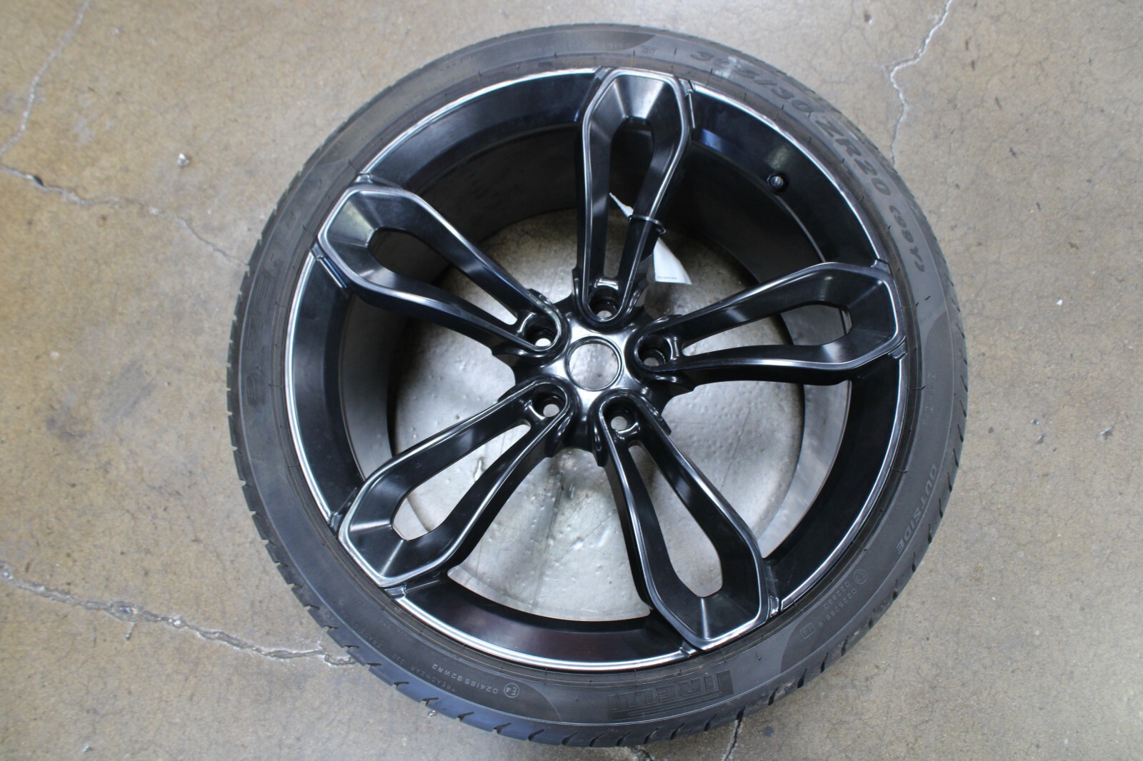 McLaren MP4-12C, Rear Wheel, Black, Light Rash, 11X20, Used