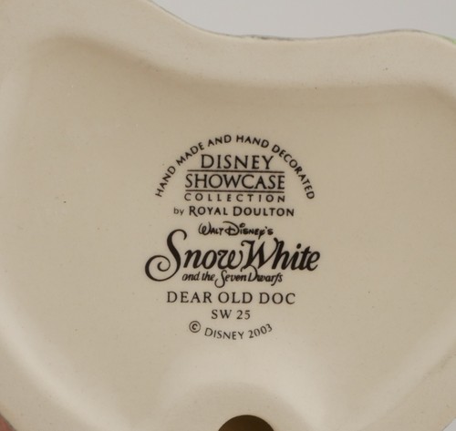 Royal Doulton Disney Showcase Snow White & The Seven Dwarfs Dear Old Doc SW25 - Picture 4 of 4