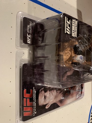 Vitor Belfort SIGNED Autograph Round 5 MMA UFC Ultimate Collector ACTION FIGURE - Picture 6 of 6