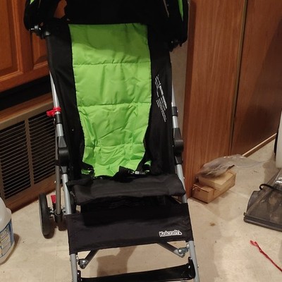 Kolcraft Cloud Umbrella Stroller Folding Hood Green/Black Single Seat