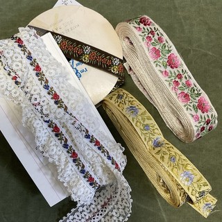 Lot #18 Vintage Jacquard Floral Roses Ribbon Trim Floral 18 Yds