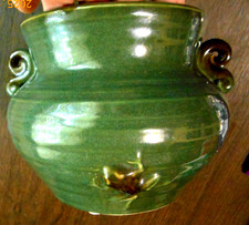 Vintage green flowerpot with two frogs, 5" tall x 7" wide