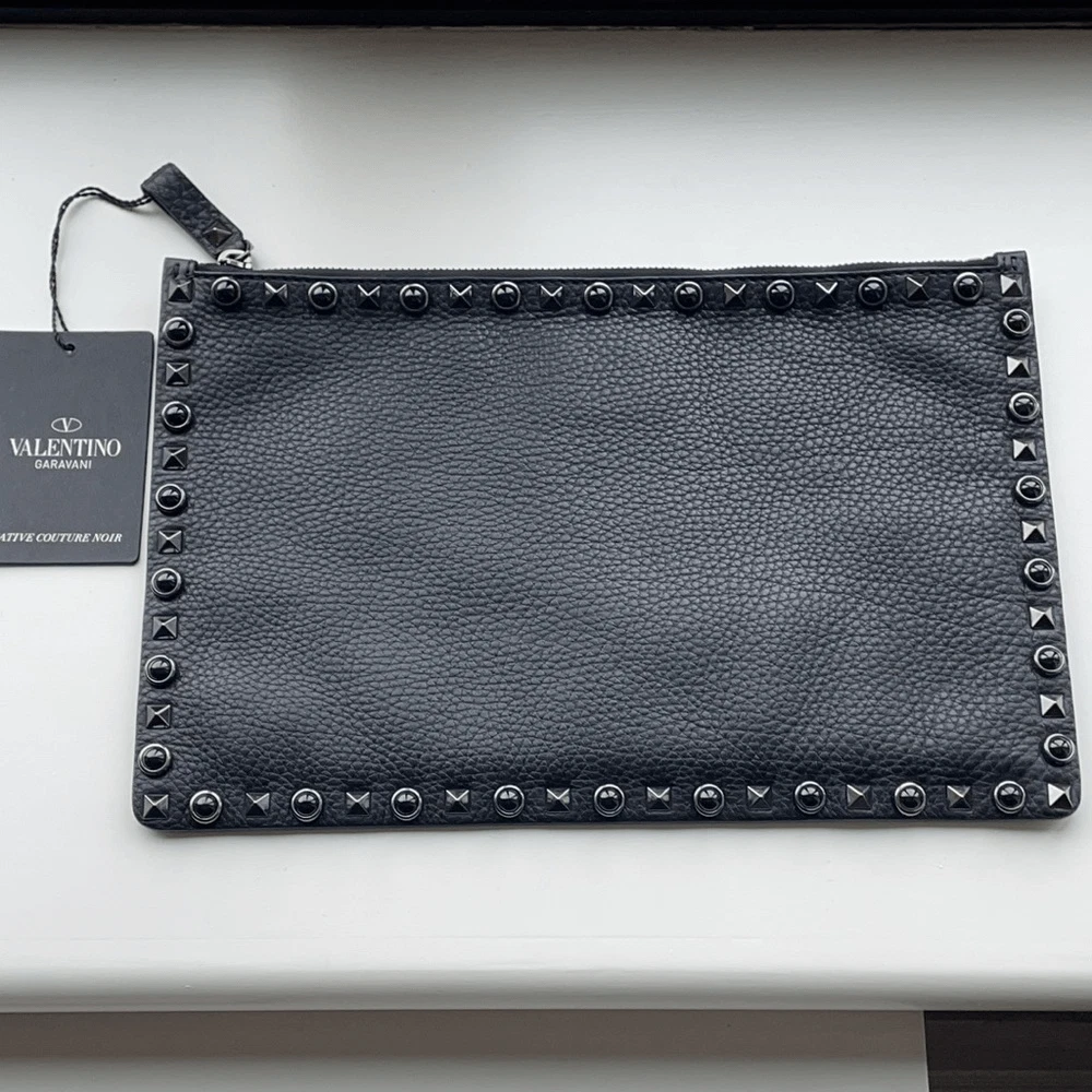 Valentino — Valentino Garavani Bag Large leather Rockstud Leather black Clutch authentic