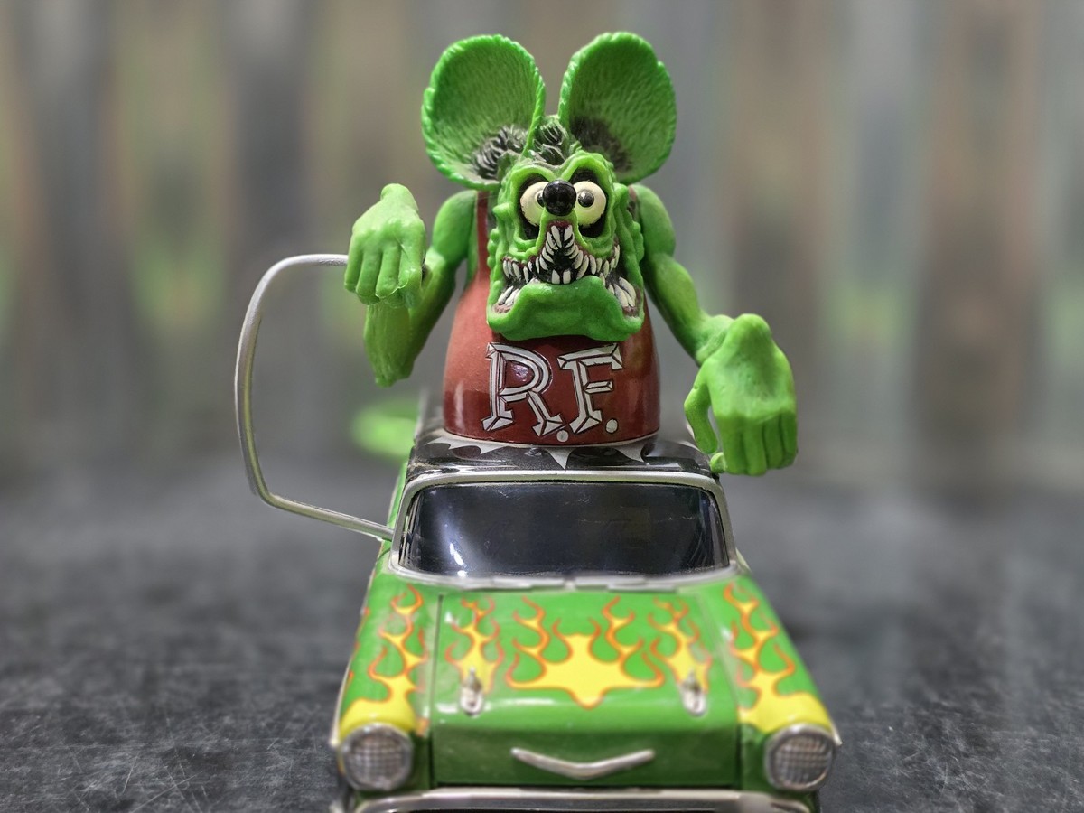Hotrod Hardware Fink Wagon 1957 Chevy Nomad Rat Fink 1:24 Scale