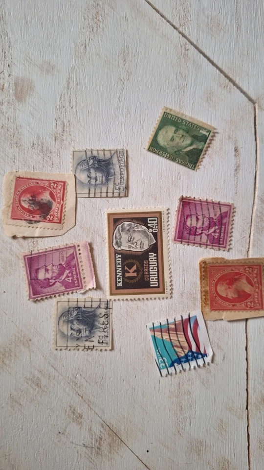 Hundreds of Vintage and old US  and International Stamps  - Image 2 of 4