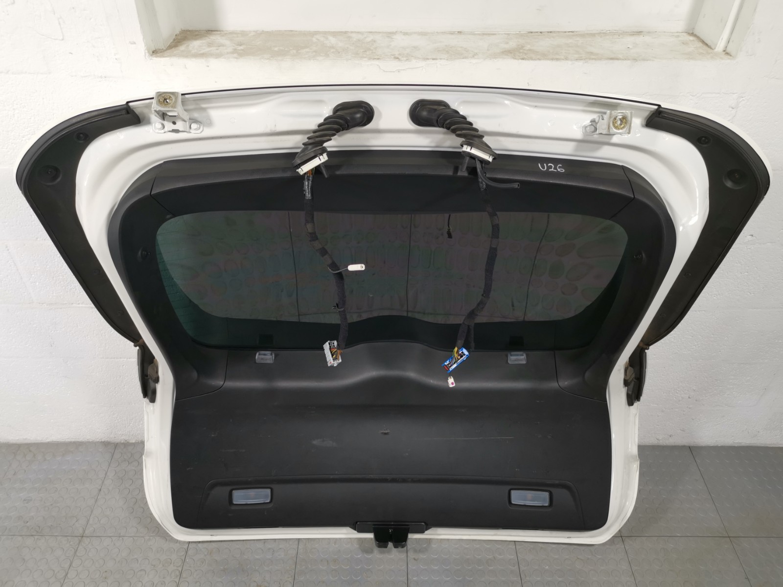 MASERATI Levante 3.0L AWD 2018  Complete Rear Trunk Lid Lift Gate 673005572 OEM