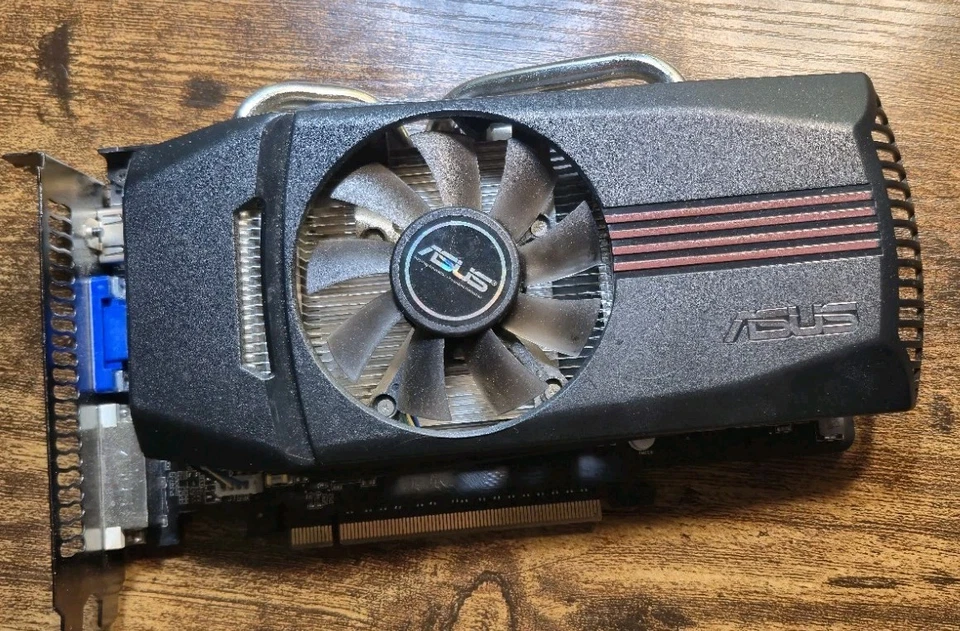 ASUS NVIDIA GeForce GTX 550 Ti 1GB GDDR5 SDRAM PCI Express - Image 2 of 4