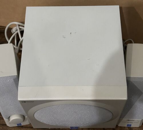 Yamaha YST-MS201 2.1 Multimedia Powered Speakers 3.5mm 45Hz Bass Wood Subwoofer - Picture 4 of 22