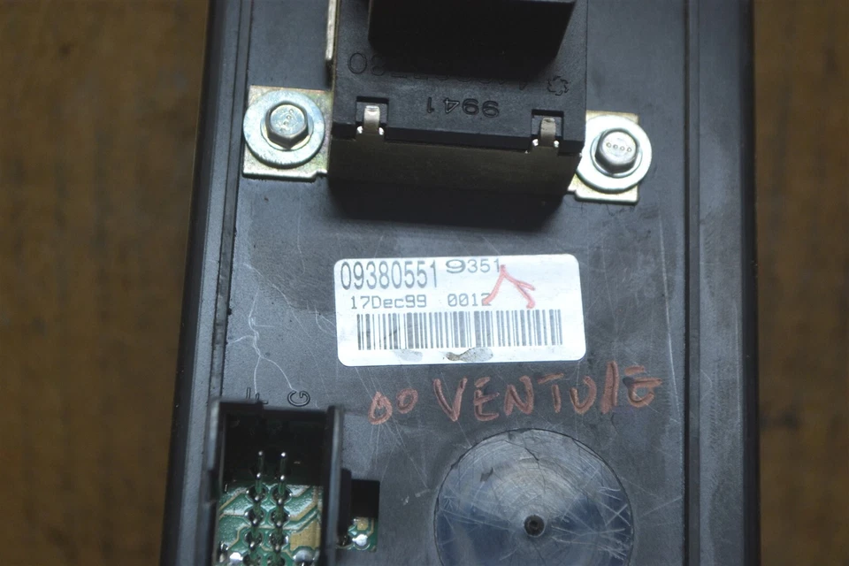 Chevrolet Venture 2000 control de temperatura 09380551 interruptor 484-13 Bx 48 Foto 2 de 4