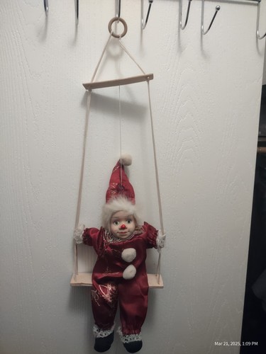 Vintage Porzellan Clown Puppe auf Schaukel - Bild 2 von 2