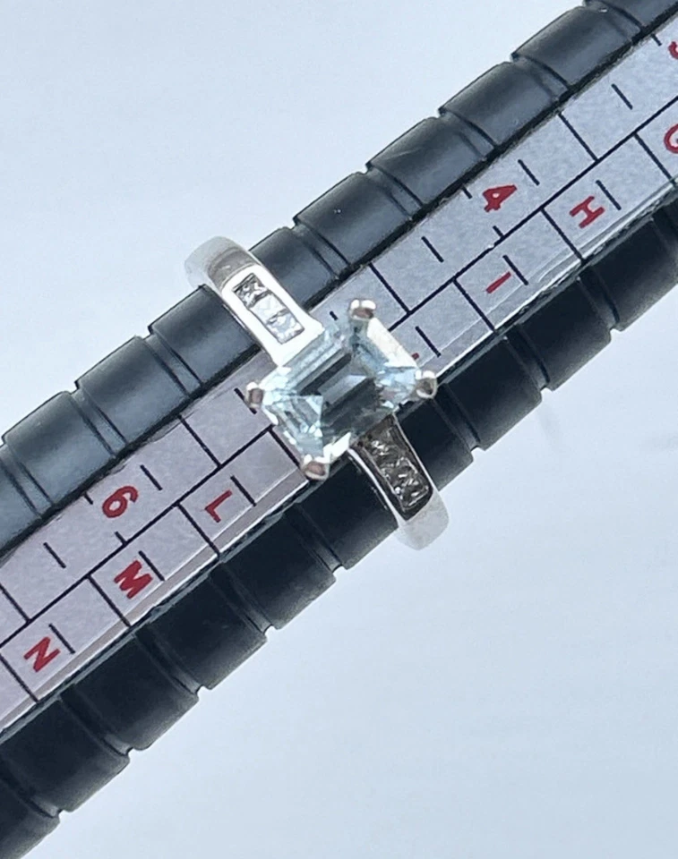 White Gold Aquamarine And Diamond Ring - Image 4 of 4