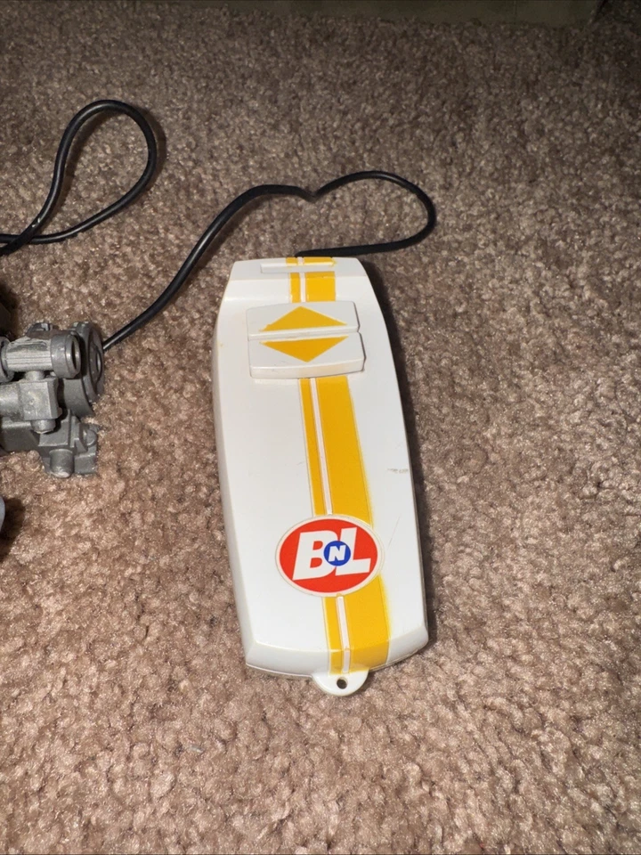 Disney Pixar Wall-E 5” Thinkway Control Remoto con Cable RC Juguete Probado Funciona Foto 3 de 4