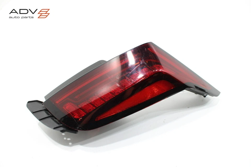 2019-2020 CADILLAC CT6 REAR RIGHT PASSENGER SIDE OUTER TAILLIGHT LIGHT LAMP OEM - Image 2 of 4