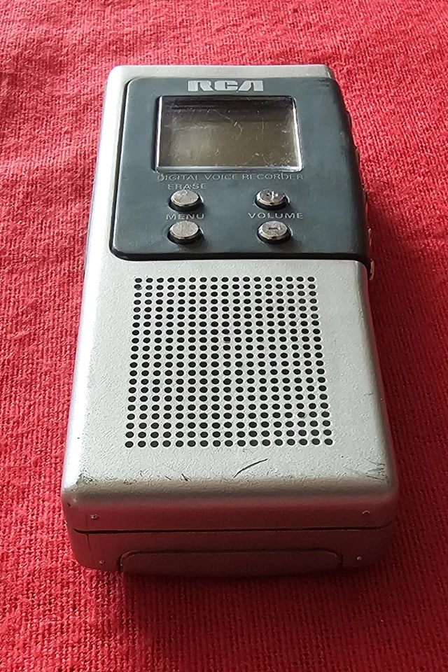 RCA RP5010B (8 MB, 3 Hours) Handheld Digital Voice Recorder Tested & cleaned - Image 2 of 4