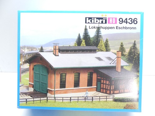 Kit de construcción Kibri H0 9436 cobertizo de locomotoras Eschbronn, sin construir, NUEVO en embalaje original #66262 | Zustand: Gebraucht