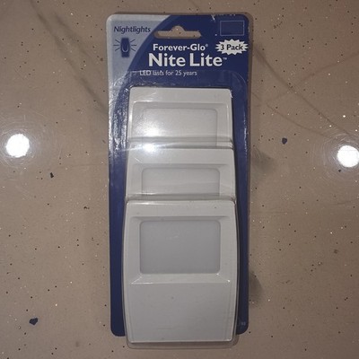 Green LED Night Light Soft Glow Wall Plug Guide lite 3 pack FOREVER-GLO