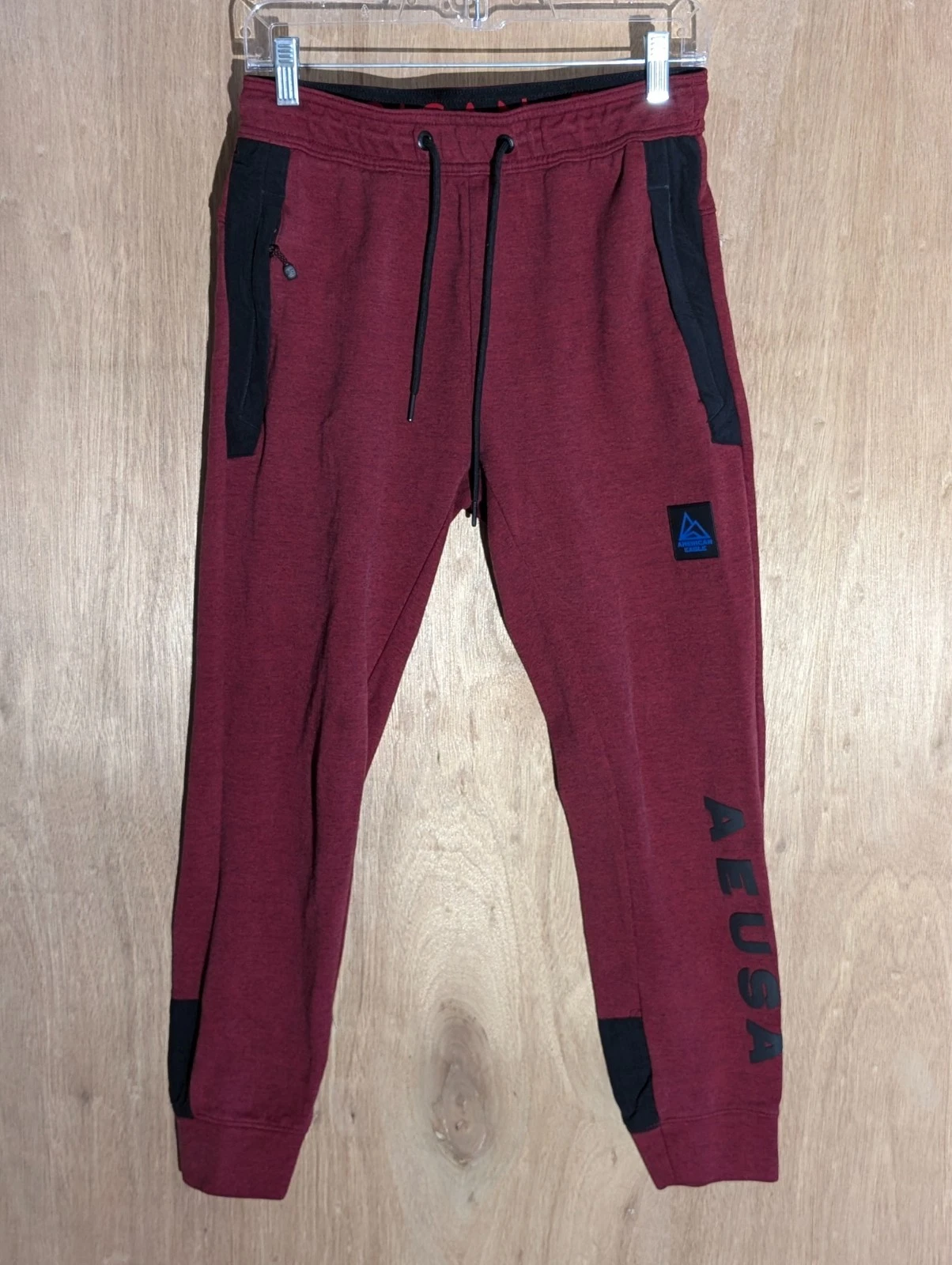 american eagle jogger mens XS tapered elastic waist drawstring logo burgundy