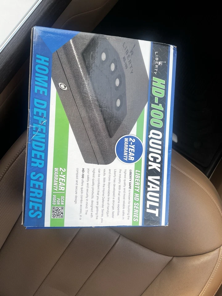 Combo Bóveda Rápida Pistola Liberty Safe con Entrada Automática, HD-100 Gris con Teclas Nuevo Foto 2 de 2