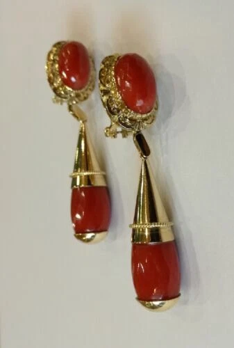 Orecchini antichi in oro con pietra principale corallo