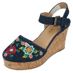 ladies closed toe wedge sandals