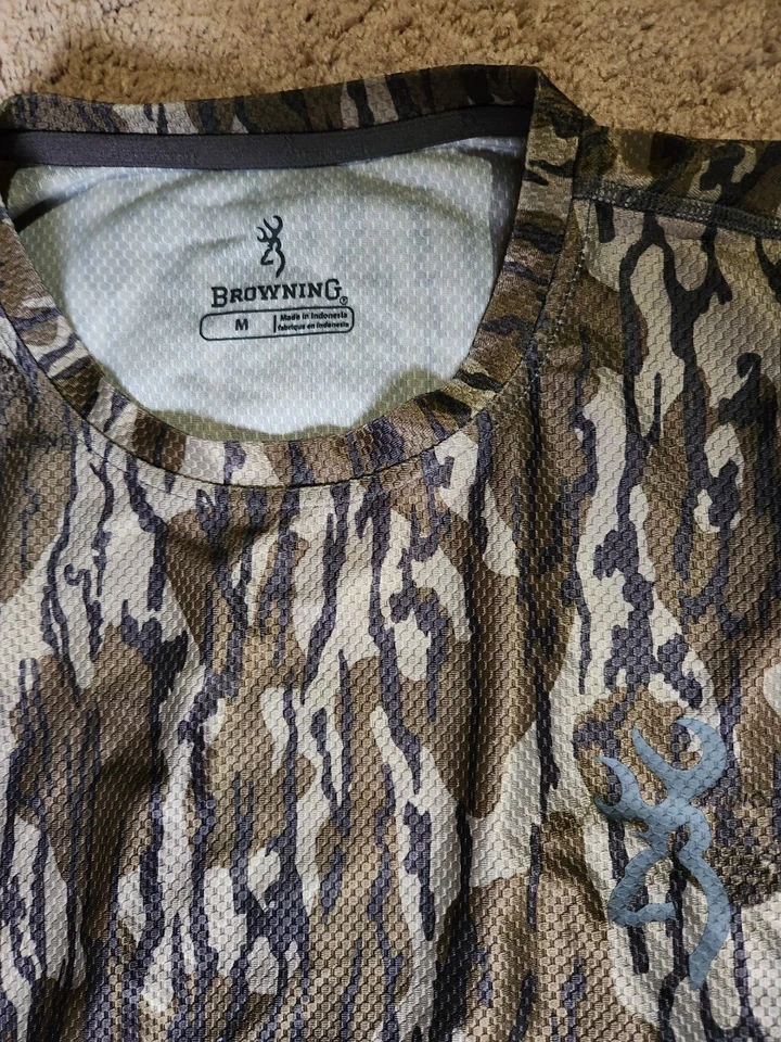 Collection of Browning Realtree Bark Shirt and Hoodies - Image 4 of 4