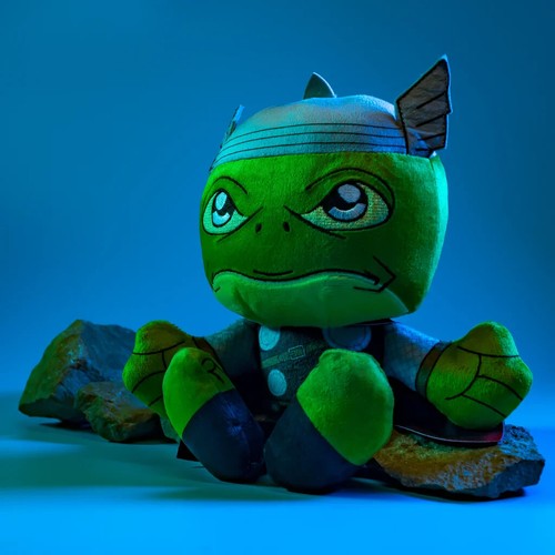 Peluche assise Bleacher Creatures Marvel Frog Thor 8 pouces Kuricha - Photo 6/6