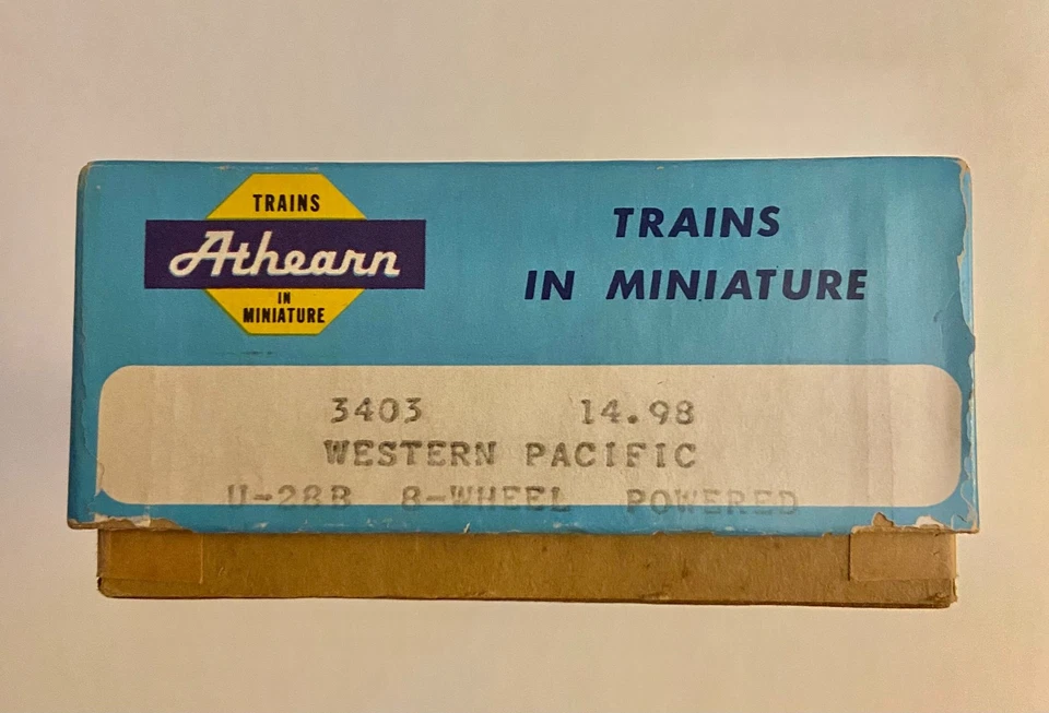 Athearn HO Scale Western Pacific U28B/U30B Diesel Locomotive Blomberg Trucks - Image 4 of 4