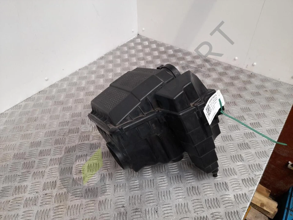 LAND ROVER DISCOVERY Air Cleaner/Box LR4 PHB500182 - Image 3 of 4