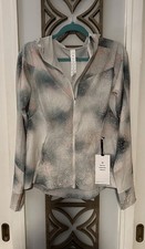 Lululemon Women  s Mist Over Windbreaker Reflective Size 10 NWT