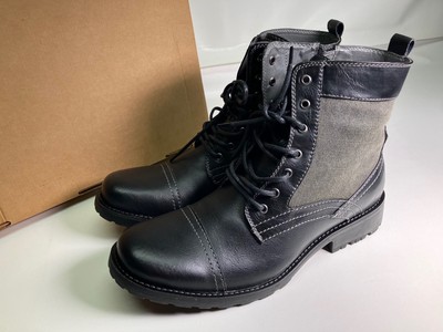Steve Madden Men display picture 1
