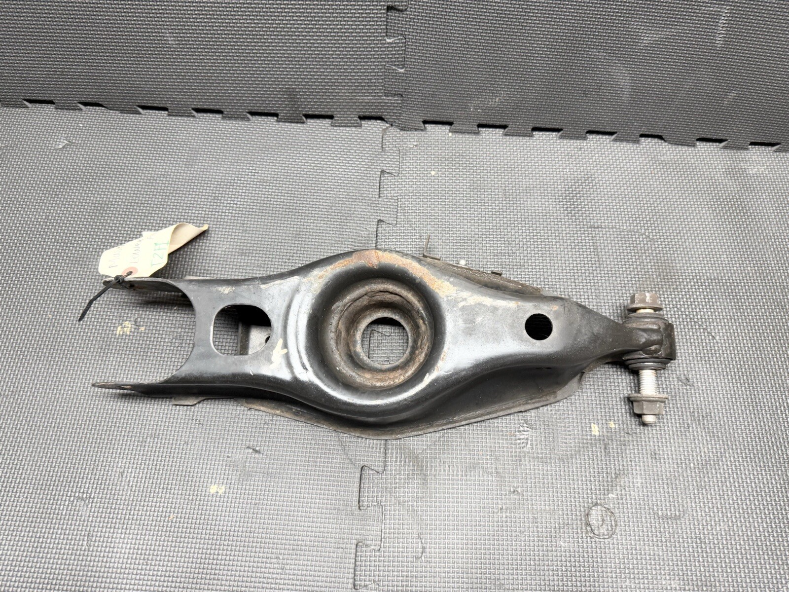⭐️2014-2020 MASERATI GHIBLI REAR LEFT SIDE LOWER CONTROL ARM SPRING PERCH OEM