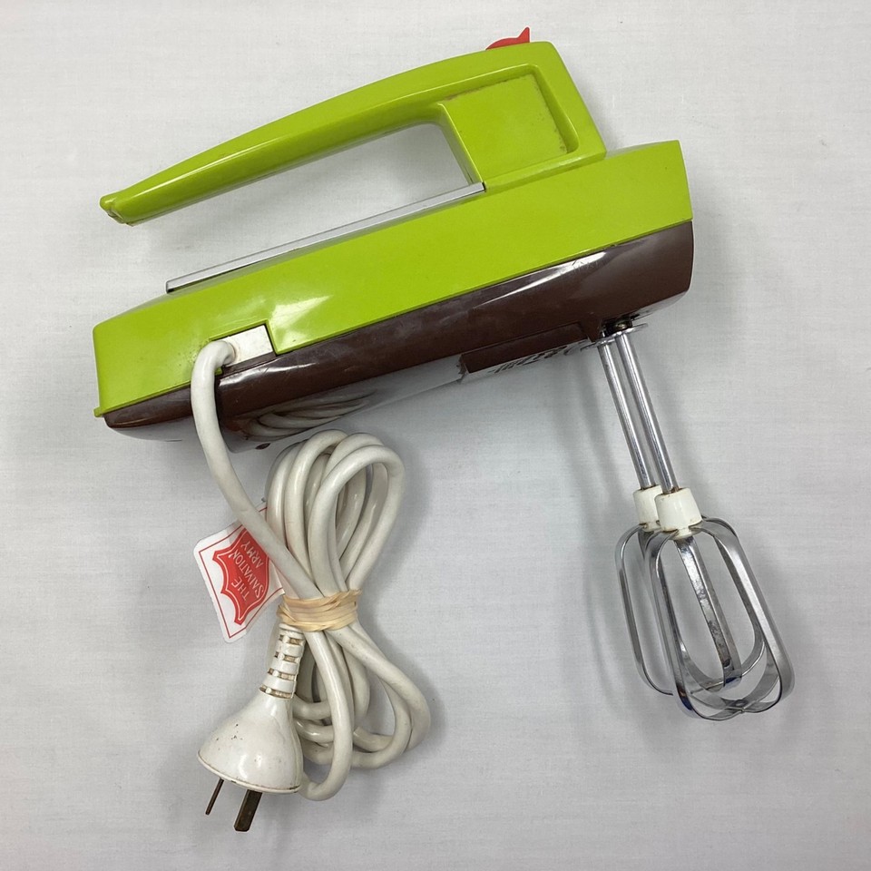 General Electric Vintage Lime Green Hand Mixer WORKING (11D) MO8616