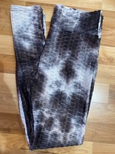 Scrunch booty leggings SIZE MEDIUM