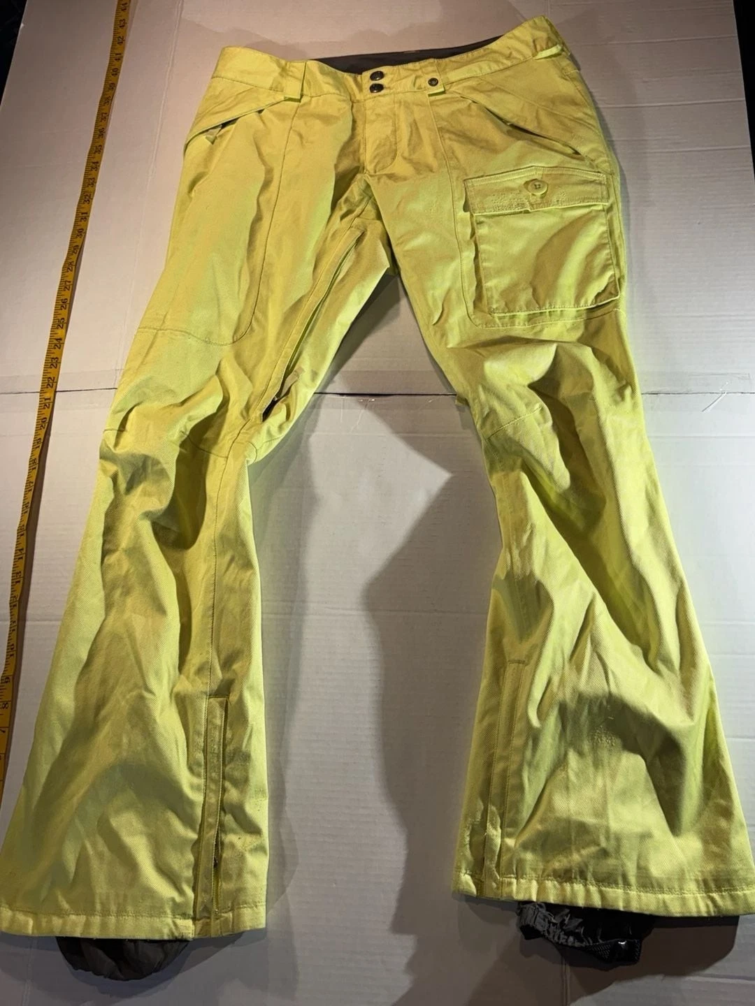 Burton Dryride Women's Cargo Snowboard Pants Neon Yellow Size Medium used