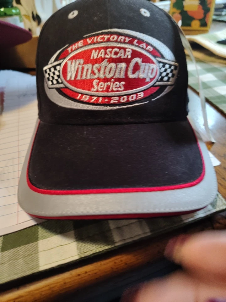 NASCAR Winston Cup Series 1971 a 2003 The Victory Lap Cap con Richard Petty Foto 2 de 4