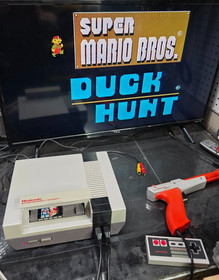 Nintendo Entertainment System NES-001 Original Console Bundle W/ GAME TESTED