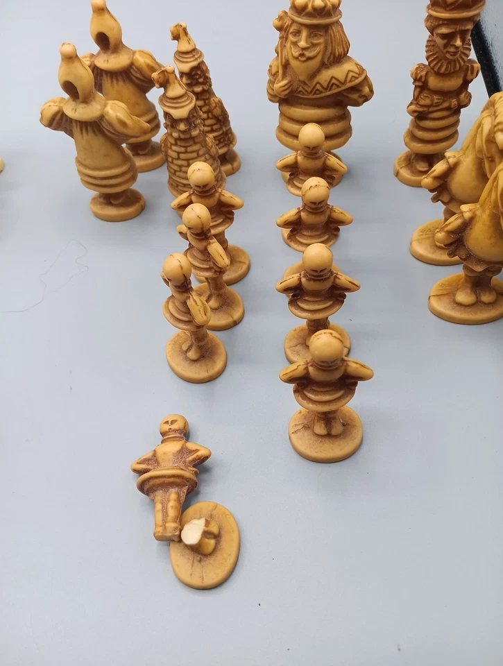 Juego de ajedrez a través del espejo 1966 Alicia en el país de las maravillas solo piezas  Foto 4 de 4