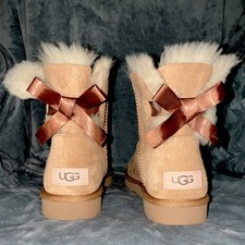 UGG Womens Bailey Bow II Boots - Chestnut Siz...